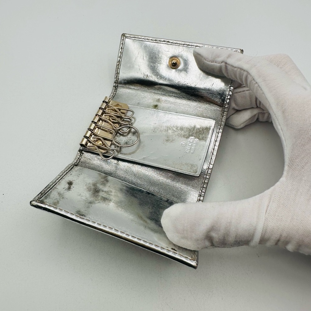 Gucci Silver Key Wallet - Picture 7 of 11